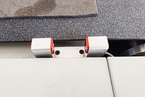 得馬F11高速裁切機(jī)對(duì)刀儀