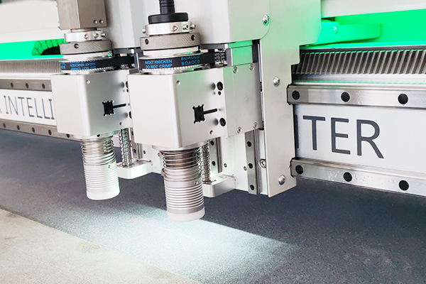 得馬F11-1625高速裁切機